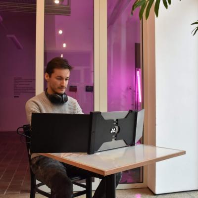 Peter, programmer, “I live with the computer”.