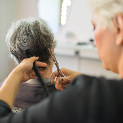 Camille, hairdresser, “An incredible helper”