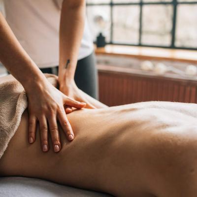 Paul, professional masseur, tests the MISURA MB1Pro massage gun