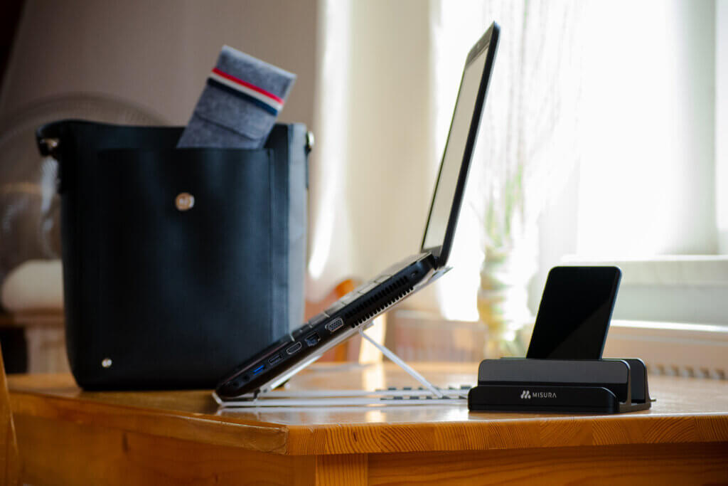 stojan na notebook