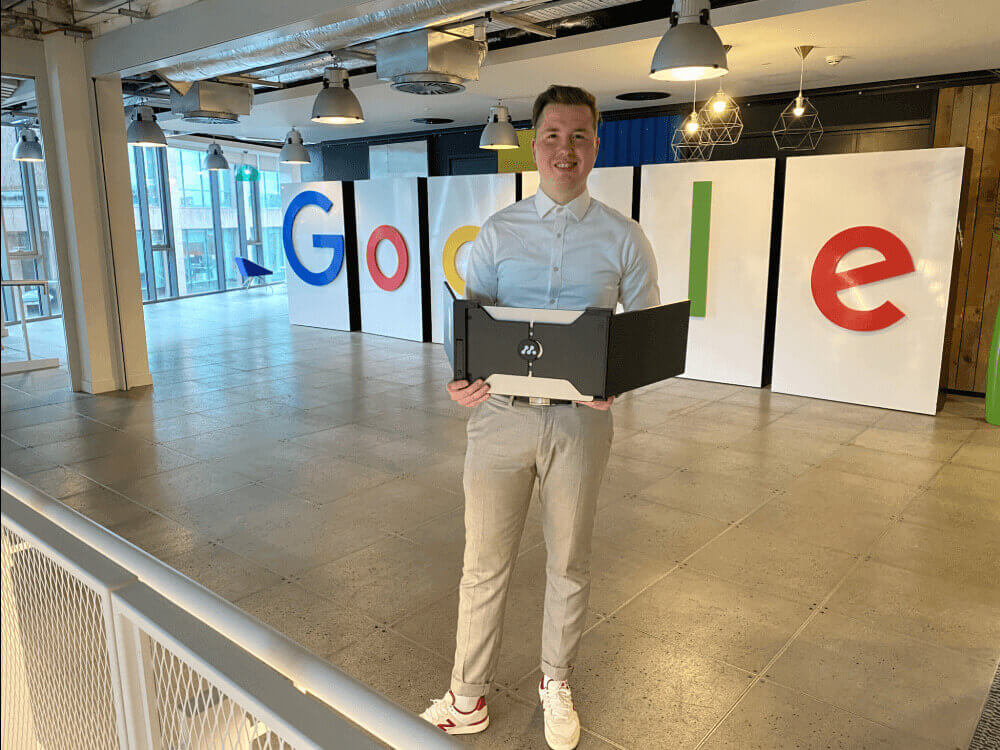 Kryštof Lejček trabaja en Google, por lo que vuela constantemente entre Praga y Dublín