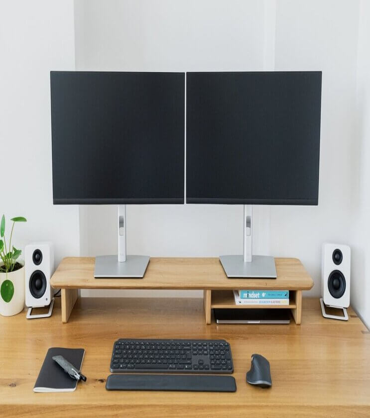 p66c3470b05e55-03-monitor-stand-oak-wood-timeless-natural-double-screens